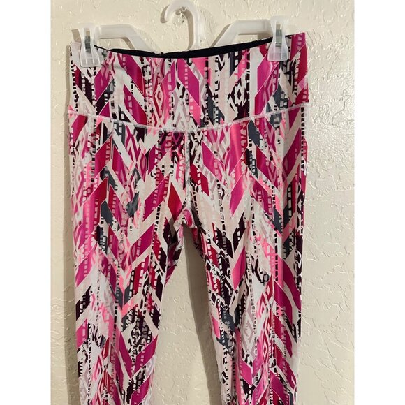 Victoria’s Secret Sport Geometric Knockout Athletic Leggings - Picture 5 of 10